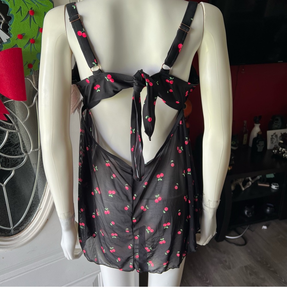🍒💣 Pinup cherry tankini style swim top - Picture 3 of 12
